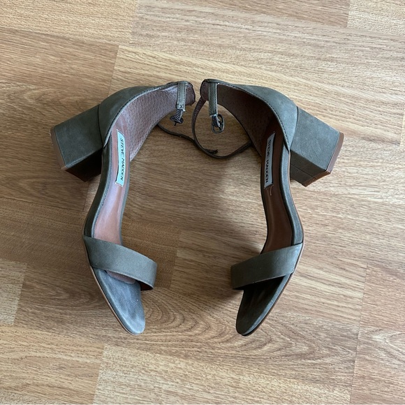Steven Madden Irenee Olive Green Classic Suede Low Block Heel - Picture 2 of 3